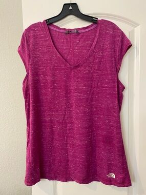 The North Face women’s pink t-shirt